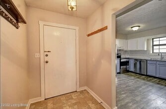 Building Photo - 6618 Ashbrooke Dr