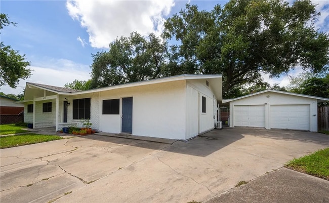Building Photo - 5729 Abby Dr