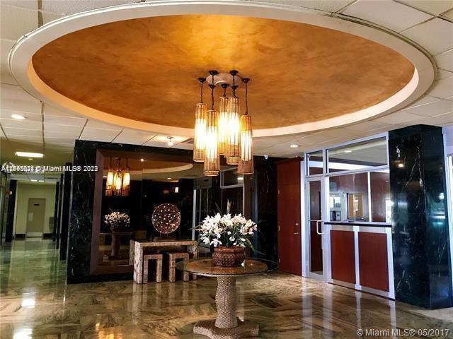 Foto del edificio - 500 Bayview Dr