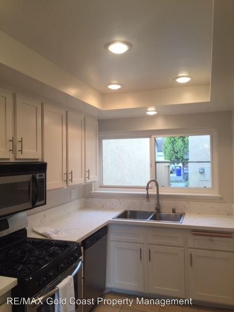 Building Photo - 533 Broderick Way