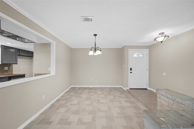 Foto del edificio - 16306 Forest Bend Ave