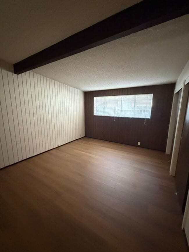 Building Photo - 557 Villanova Dr