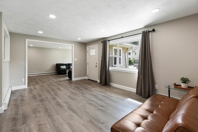 Building Photo - 18 Brookfield Dr