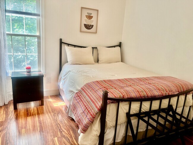 Foto del edificio - 4601 Merrimac Ln
