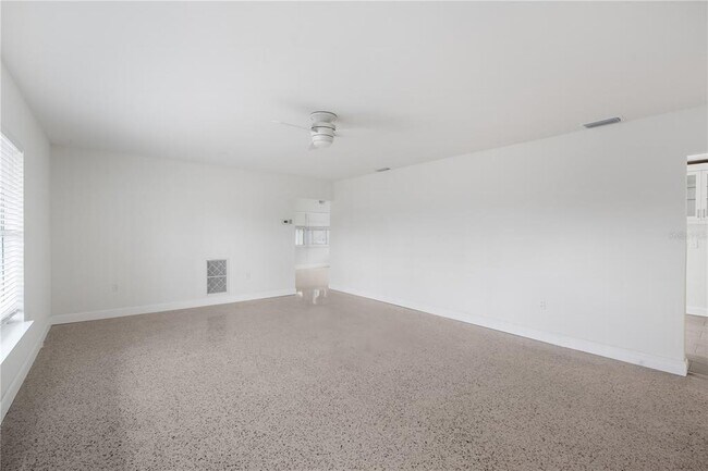 Foto del edificio - 10237 Tarpon Dr