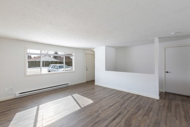 Building Photo - 3507 E 57th Ave