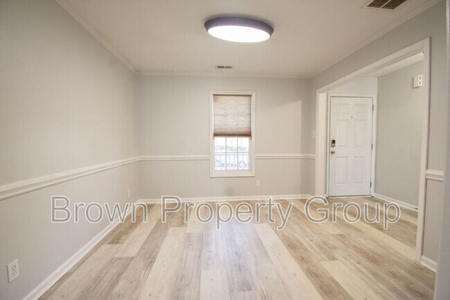 Foto del edificio - 188 Thorncliff Dr