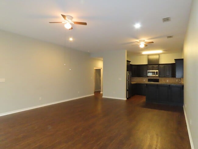 Foto del edificio - 2434 Haverhill Dr