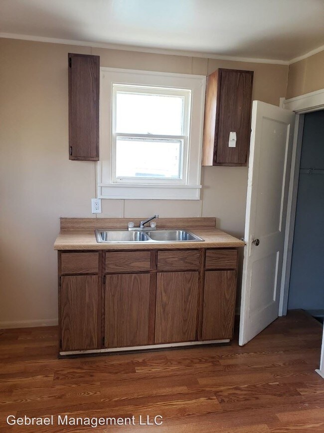 Building Photo - 2 br, 1 bath House - 3934 Mann Hall Ave.