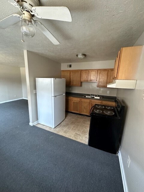 Foto del edificio - 3013 Mid Dale Ln
