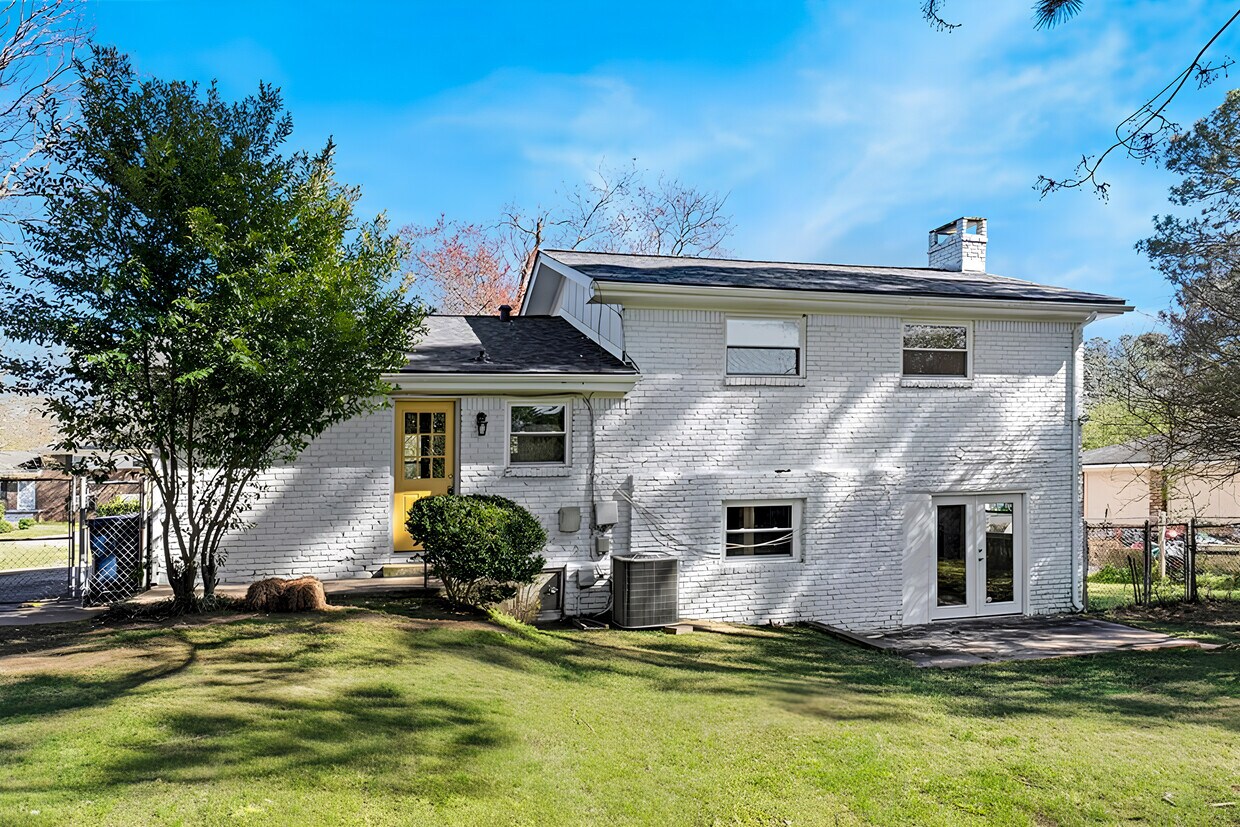 Foto principal - 1613 W Austin Rd