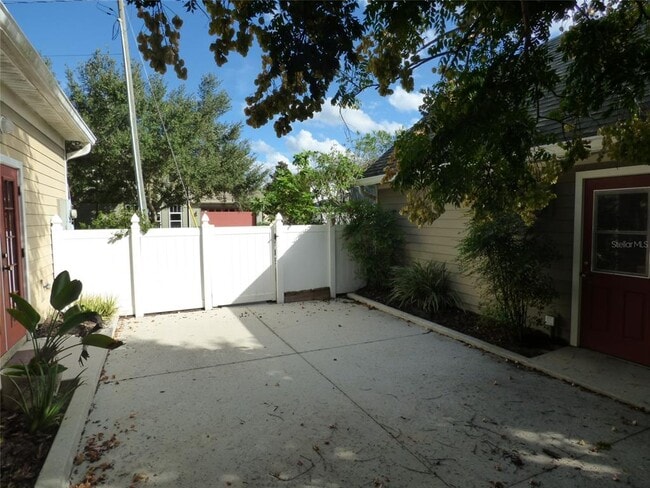 Building Photo - 1322 E Muriel St