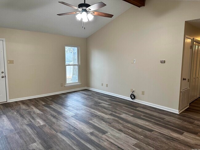 Building Photo - 112 Sugar Maple Dr
