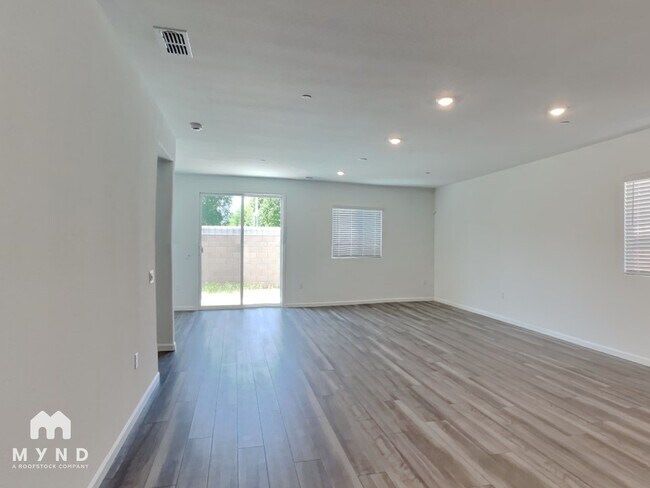 Building Photo - 1688 Bullock Dr