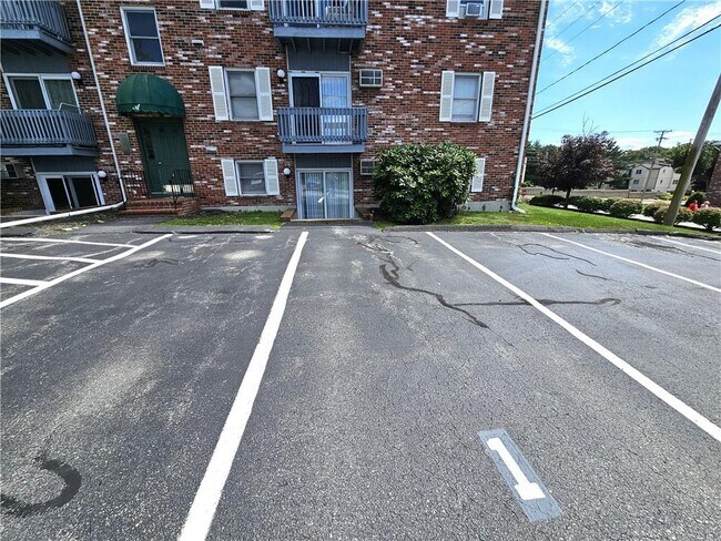Foto del edificio - 200 Manville Hill Rd