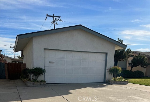 Primary Photo - 9886 Brockway St