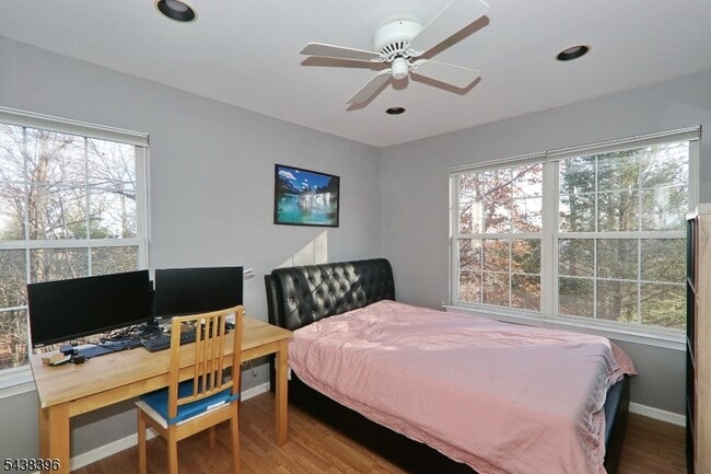 Building Photo - 13 Minuteman Ct