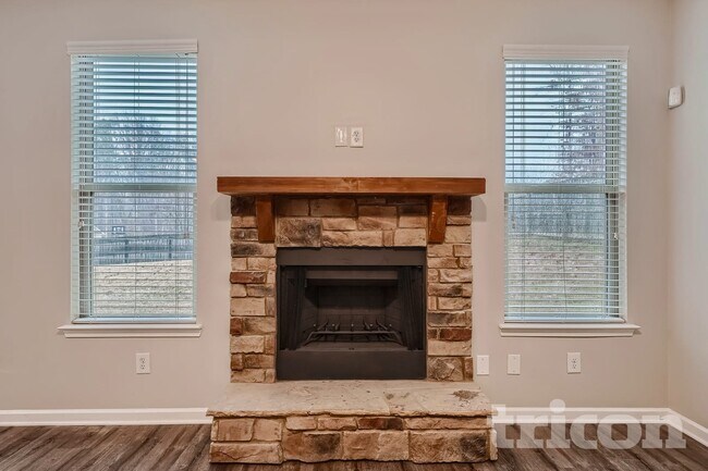 Foto del edificio - 4025 Trimrose Ct