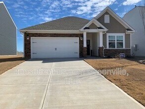 Building Photo - 938 Pineland Dr