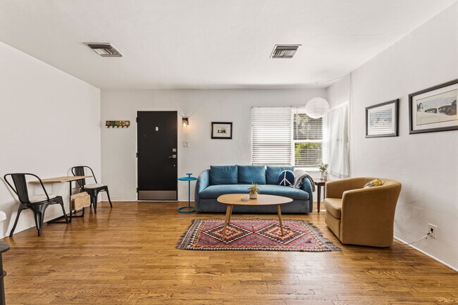 Foto del edificio - 5902 Lemp Ave