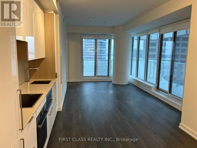 Building Photo - 28 Freeland St