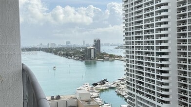 Building Photo - 1750 N Bayshore Dr