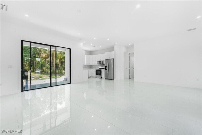 Foto del edificio - 2632 26th Ave SE
