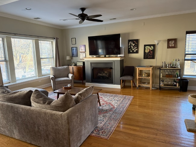 Foto del edificio - 1215 W Sunnyside Ave