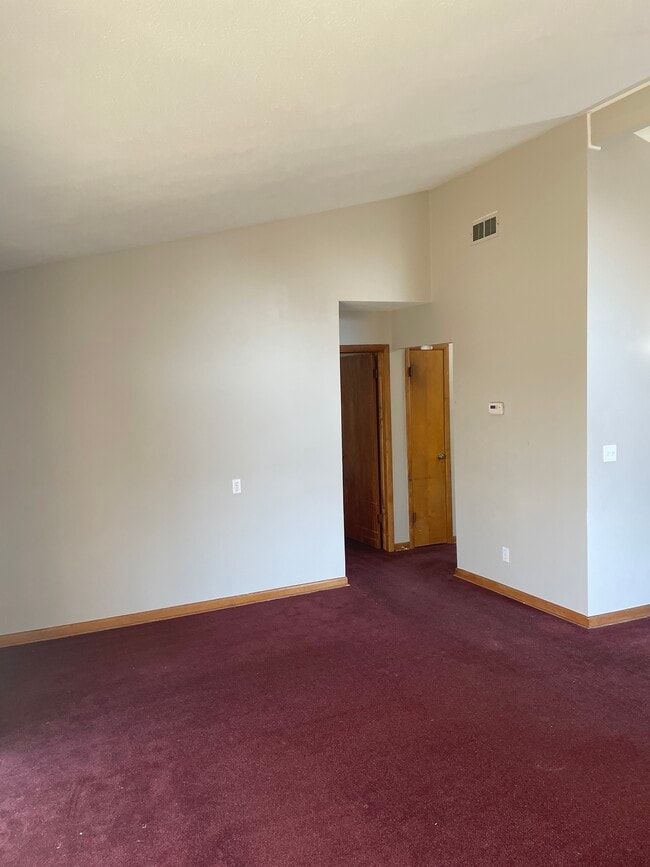 Building Photo - 1618 Maxen Dr