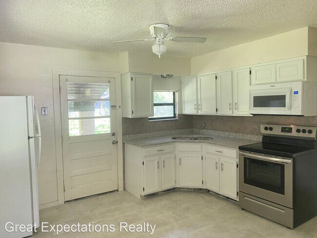 Foto del edificio - 2 br, 1 bath House - 11421 SE 59th Terrace