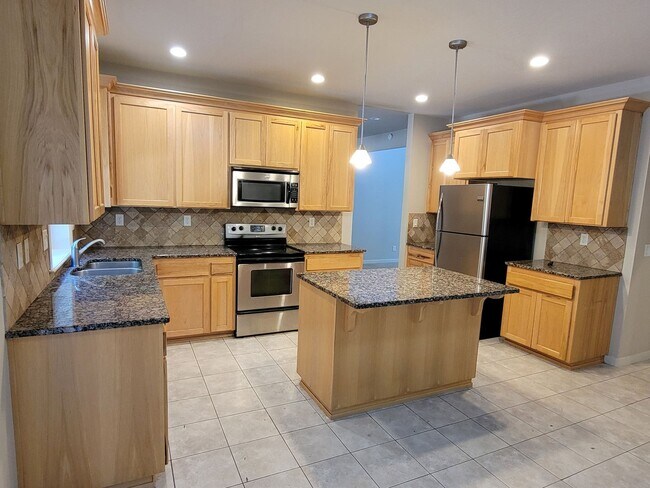 Foto del edificio - Spacious 4 Bedroom House Near Riverview Pa...