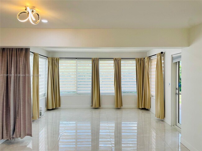 Foto del edificio - 8520 NW 15th St