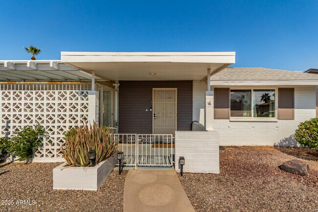 Building Photo - 10824 W Crosby Dr