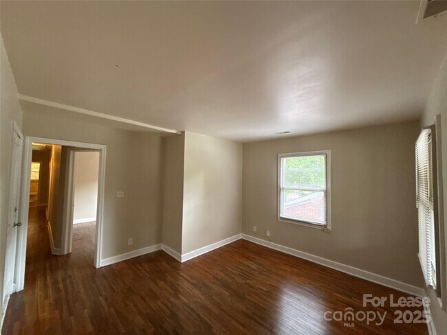 Foto del edificio - 2729 Bancroft St