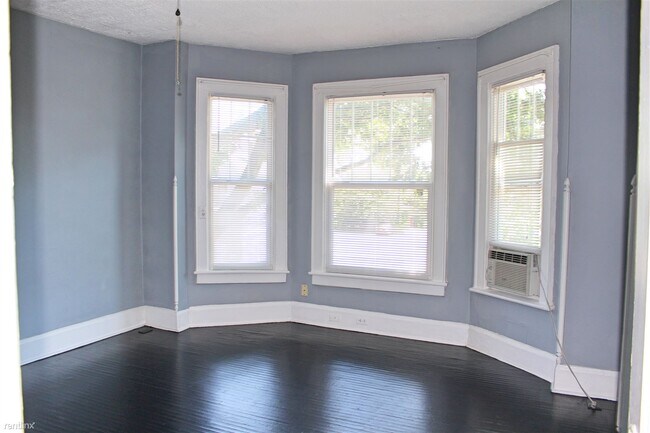 Building Photo - 2 br, 1 bath 4plex - 352 1/2 E 20th Ave Up...