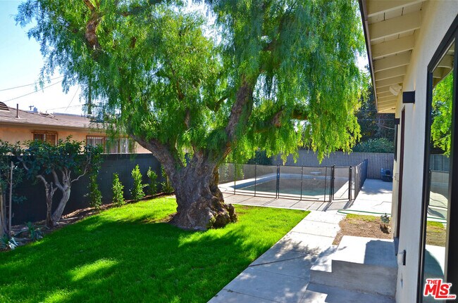 Foto del edificio - 3116 W 81st St