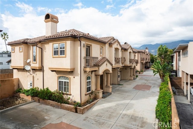 Foto del edificio - 1018 W Huntington Dr