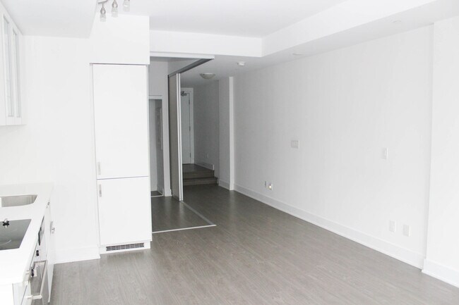 Photo du bâtiment - 508-508 Wellington St W