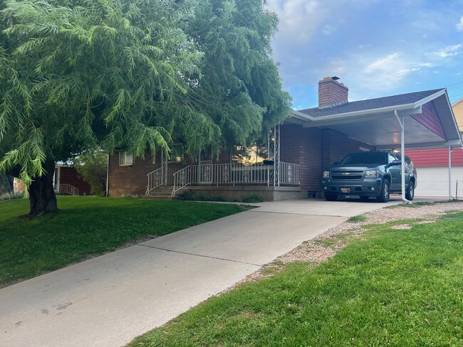 Front House - 4586 Porter Ave