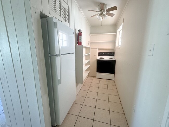 Foto del edificio - 710 N Grove St