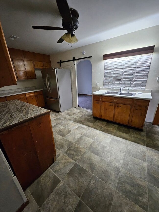 Foto del edificio - Upper 3 bedroom unit