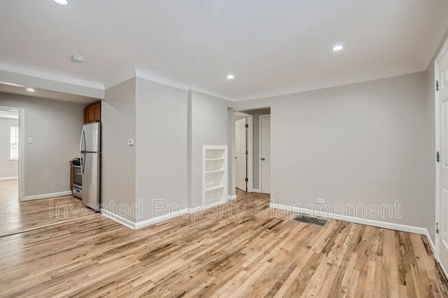 Building Photo - 1572 Valentia St