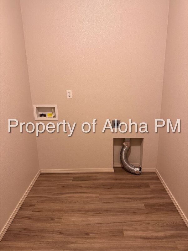Building Photo - 3858 W Meadowpine St