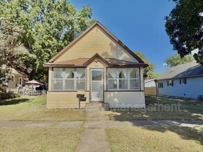 Building Photo - 420 Hedge Ave