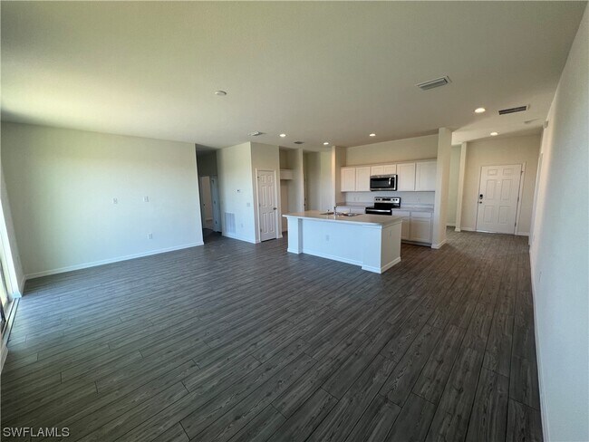 Foto del edificio - 916 NW 3rd Ave