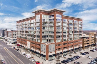 Building Photo - 350 N Main St