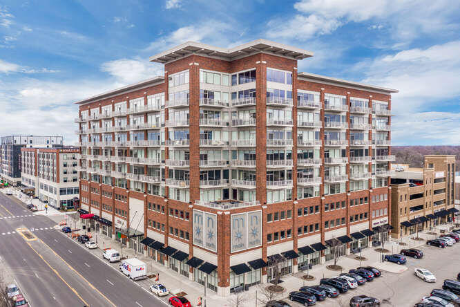 Primary Photo - 350 N Main St