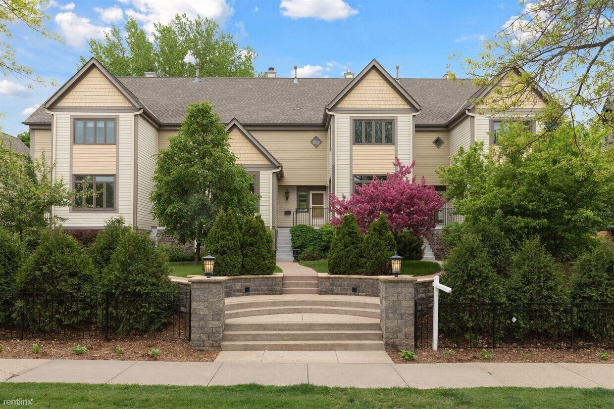Primary Photo - 2 br, 2 bath House - 719 Summit Avenue
