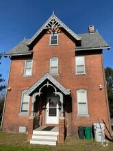 Building Photo - 538 E Strawberry St
