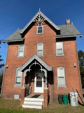 Building Photo - 538 E Strawberry St